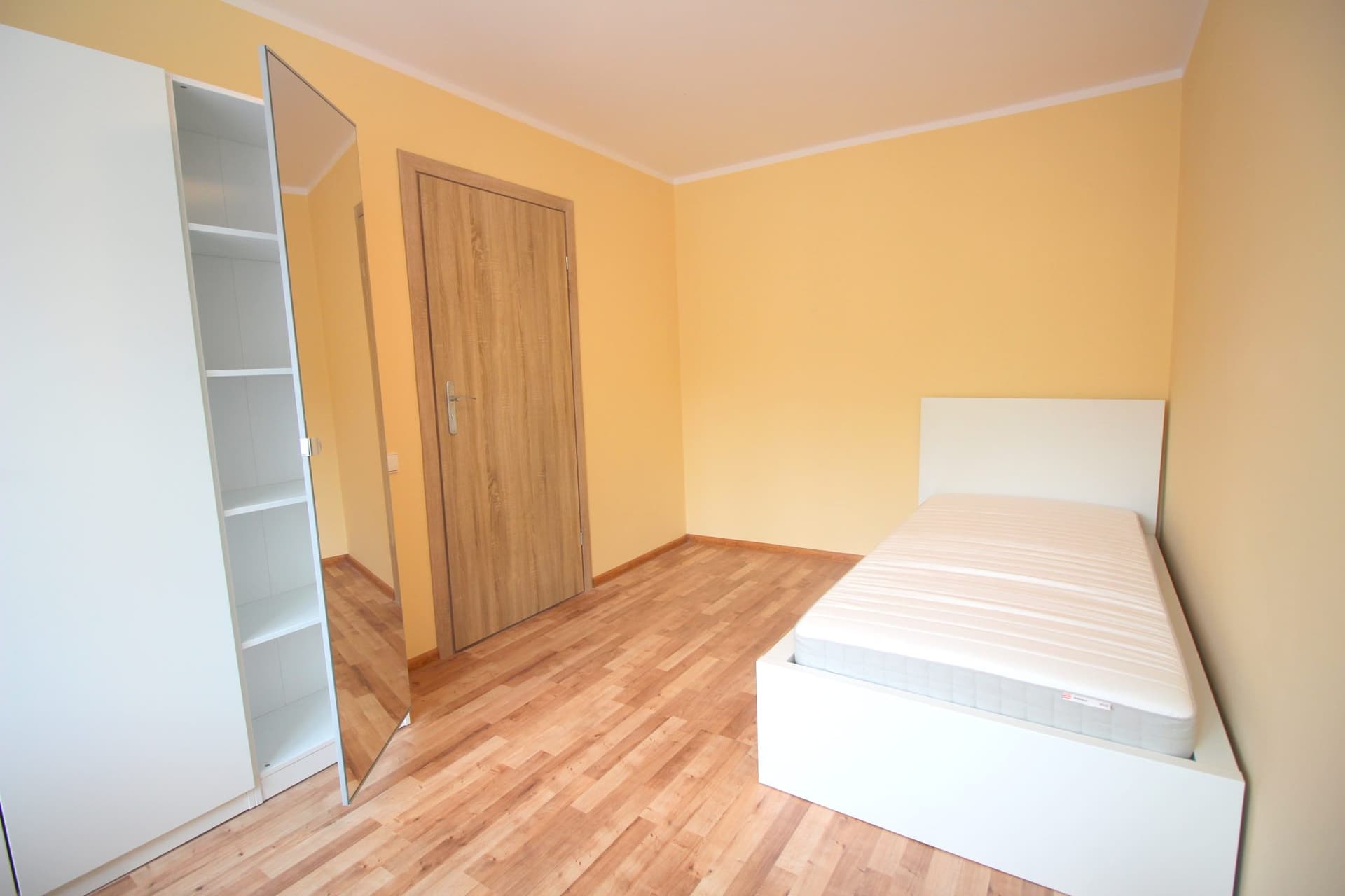 Room 1, Kaunas Vytauto ave. 9